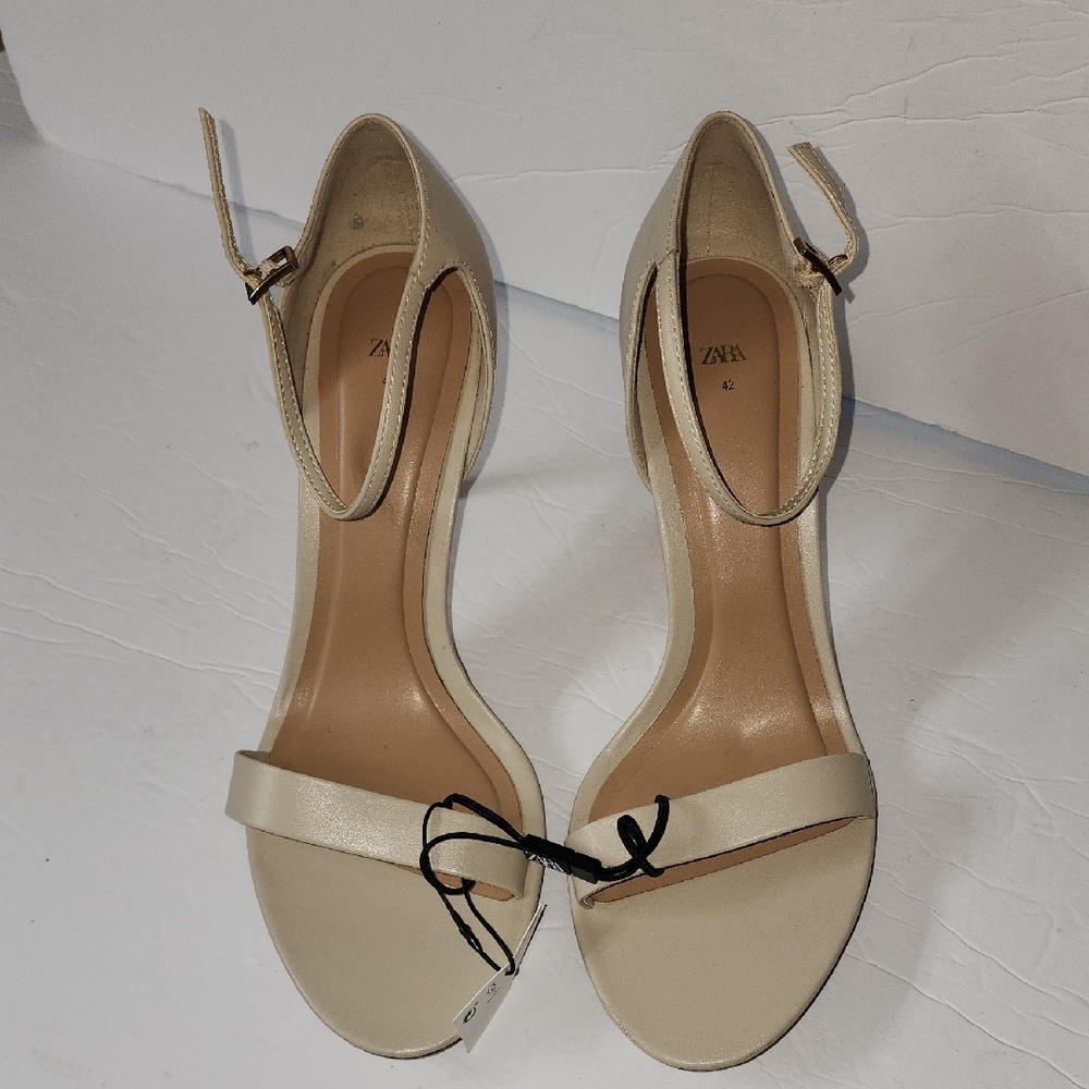 MWT Zara Beige Ankle Strap Heels Sz 42 (11)
